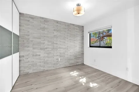 3265 Virginia Street Miami FL 33133