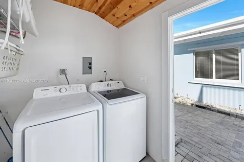 230 Jolly Roger Drive Key Largo FL 33037