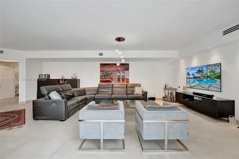21200 Point Place Aventura FL 33180