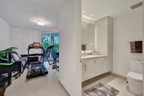 21200 Point Place Aventura FL 33180