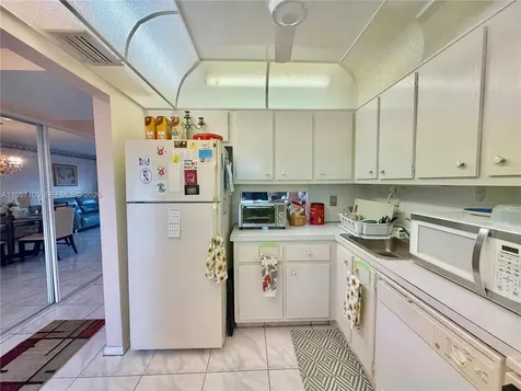 2901 NW 46th Avenue Lauderdale Lakes FL 33313