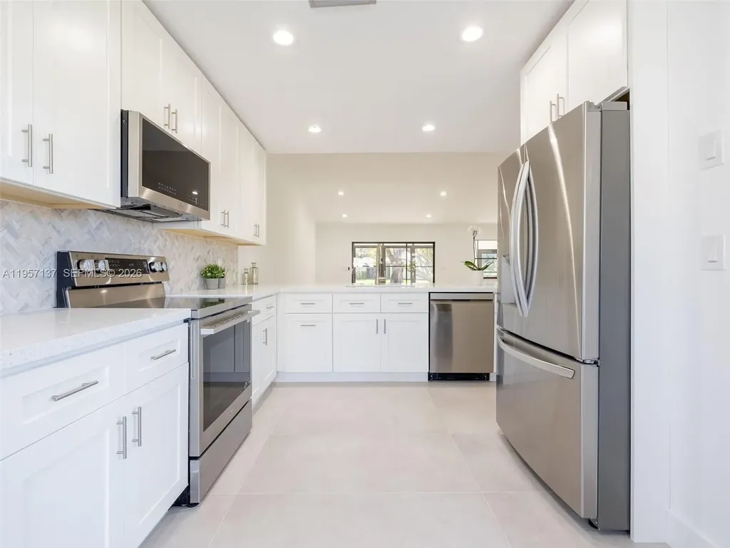 10988 Lake Front Place Boca Raton FL 33498