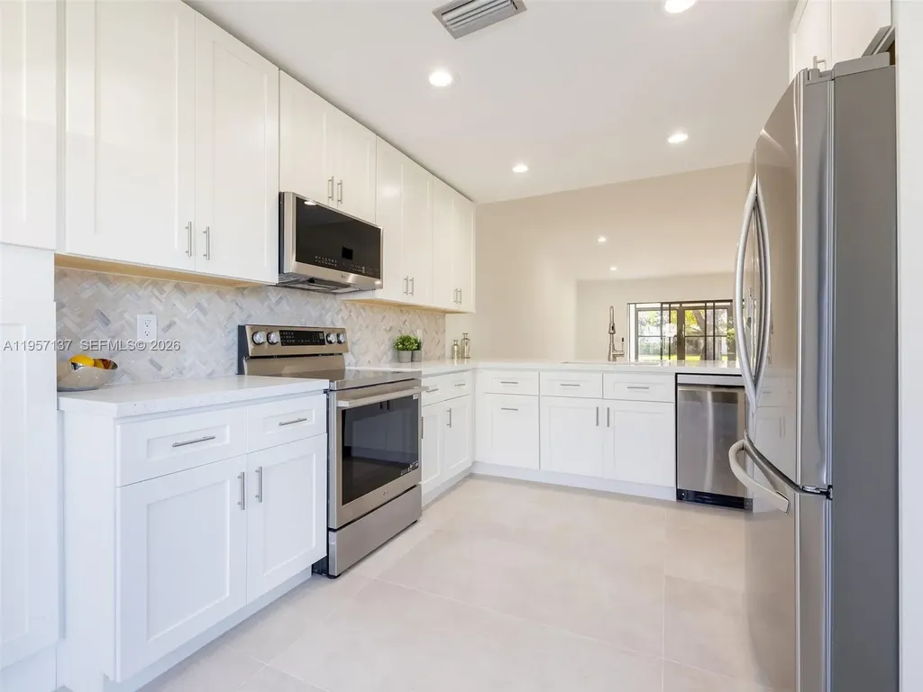 10988 Lake Front Place Boca Raton FL 33498