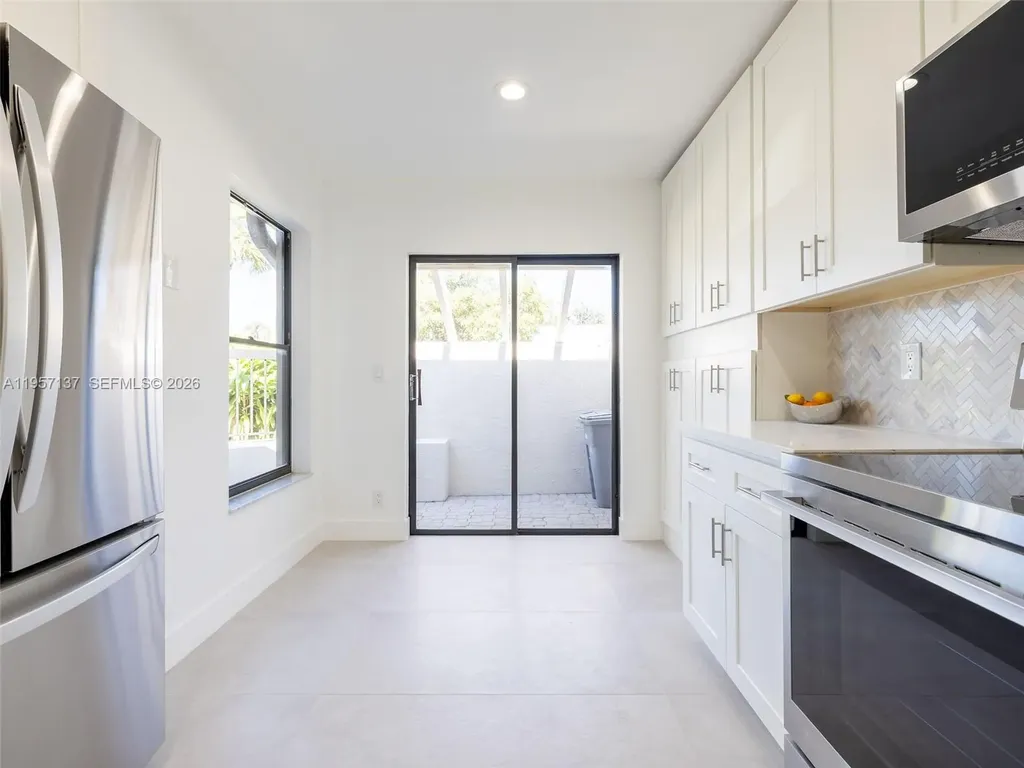 10988 Lake Front Place Boca Raton FL 33498