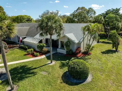 10988 Lake Front Place Boca Raton FL 33498