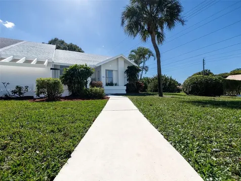 10988 Lake Front Place Boca Raton FL 33498