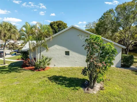 10988 Lake Front Place Boca Raton FL 33498