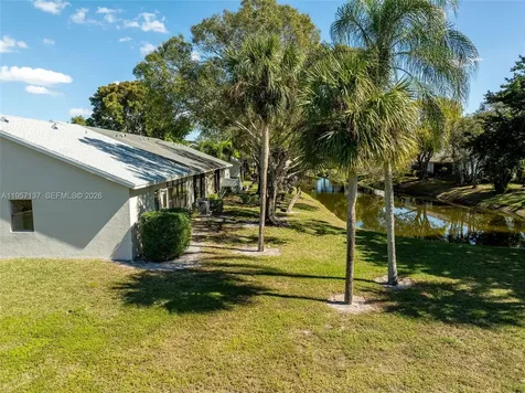 10988 Lake Front Place Boca Raton FL 33498