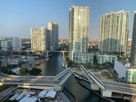 31 SE 5th Street Miami FL 33131