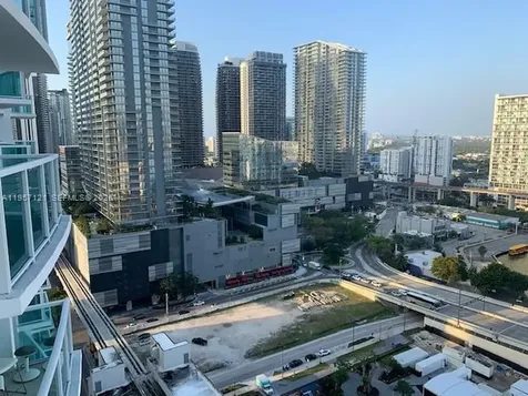 31 SE 5th Street Miami FL 33131