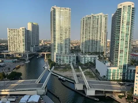31 SE 5th Street Miami FL 33131