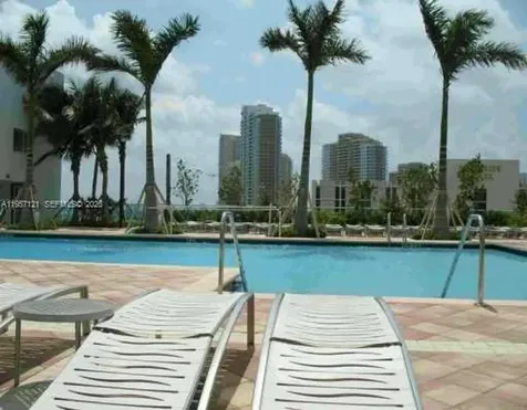 31 SE 5th Street Miami FL 33131