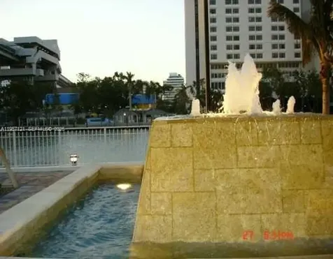 31 SE 5th Street Miami FL 33131