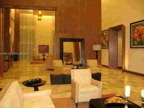 31 SE 5th Street Miami FL 33131