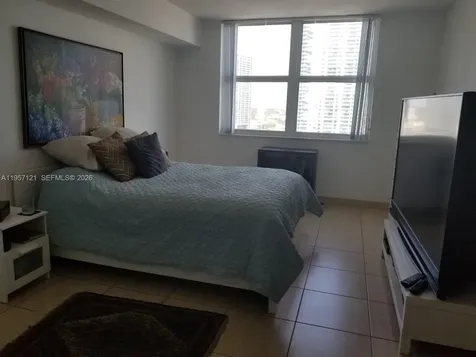 31 SE 5th Street Miami FL 33131