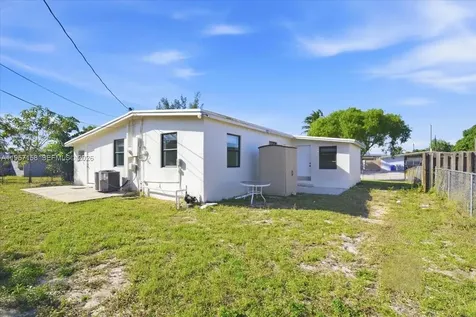 1400 NE 43rd Court Pompano Beach FL 33064