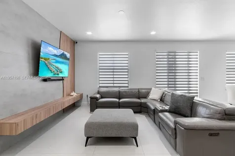 10023 NW 89th Terrace Doral FL 33178