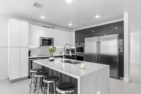10023 NW 89th Terrace Doral FL 33178