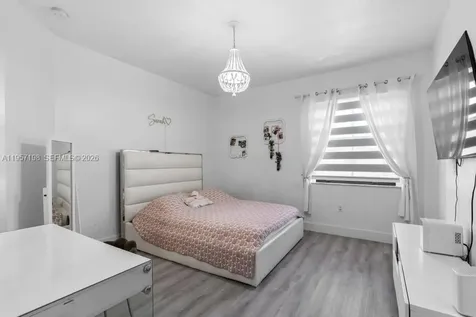 10023 NW 89th Terrace Doral FL 33178