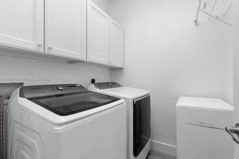 10023 NW 89th Terrace Doral FL 33178