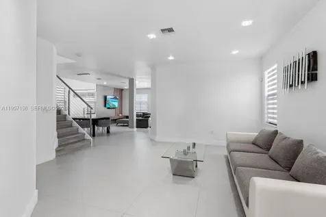 10023 NW 89th Terrace Doral FL 33178