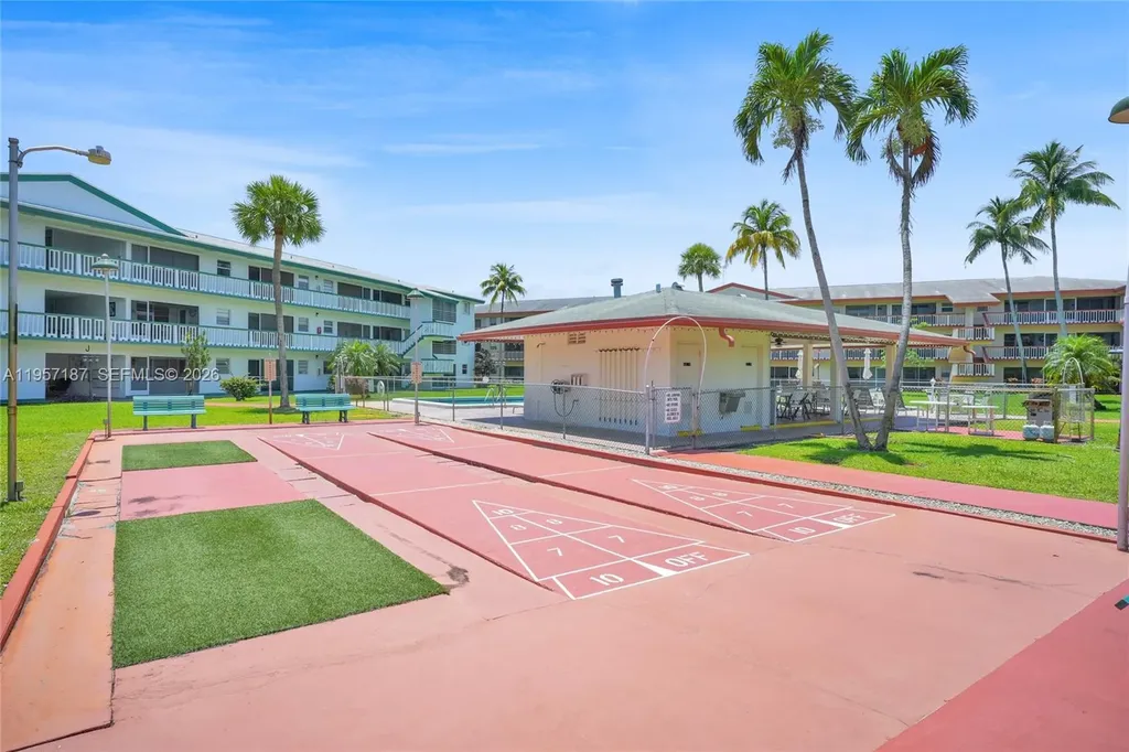 5300 Washington Street Hollywood FL 33021