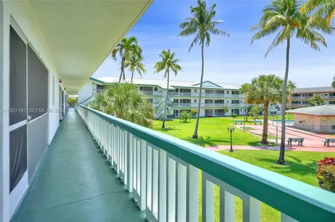 5300 Washington Street Hollywood FL 33021