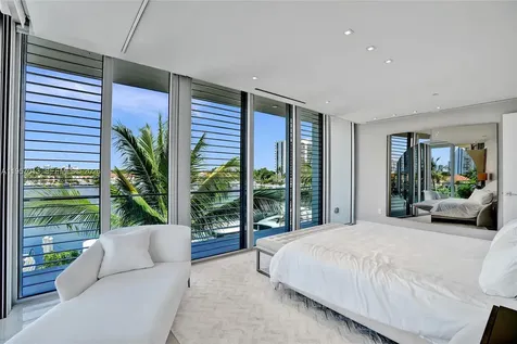 3750 Yacht Club Drive Aventura FL 33180
