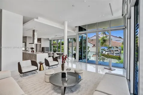 3750 Yacht Club Drive Aventura FL 33180
