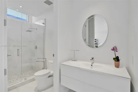 3750 Yacht Club Drive Aventura FL 33180
