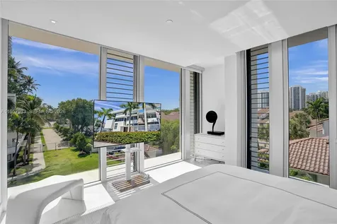 3750 Yacht Club Drive Aventura FL 33180
