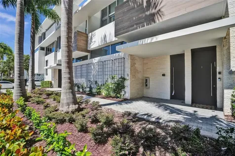 3750 Yacht Club Drive Aventura FL 33180