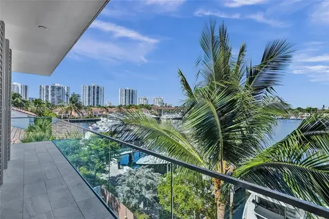 3750 Yacht Club Drive Aventura FL 33180