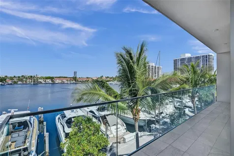 3750 Yacht Club Drive Aventura FL 33180