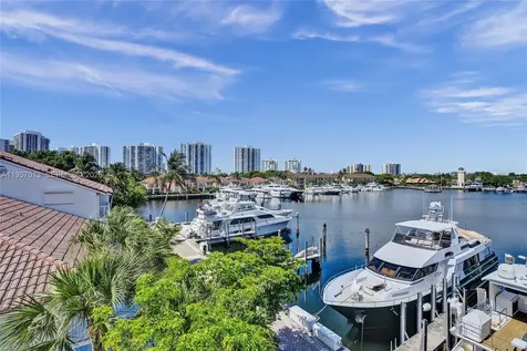 3750 Yacht Club Drive Aventura FL 33180