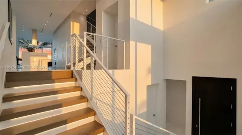 3750 Yacht Club Drive Aventura FL 33180