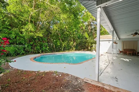 10873 NW 10th Place Coral Springs FL 33071