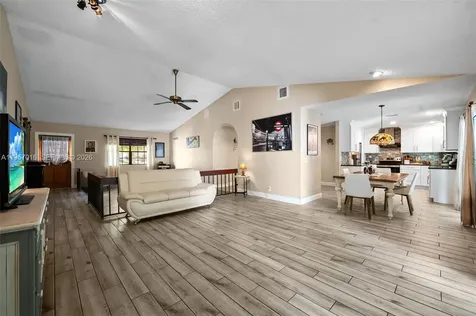 10873 NW 10th Place Coral Springs FL 33071