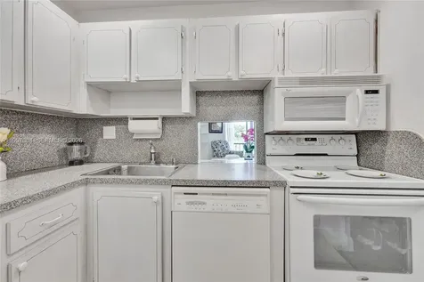 8260 SW 24th Street North Lauderdale FL 33068