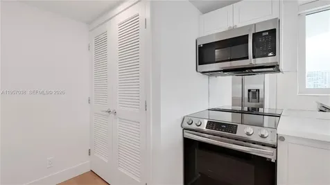 555 NE 34th Street Miami FL 33137