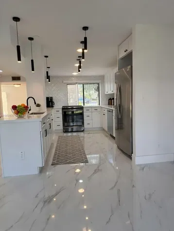 9719 N New River Canal Road Plantation FL 33324