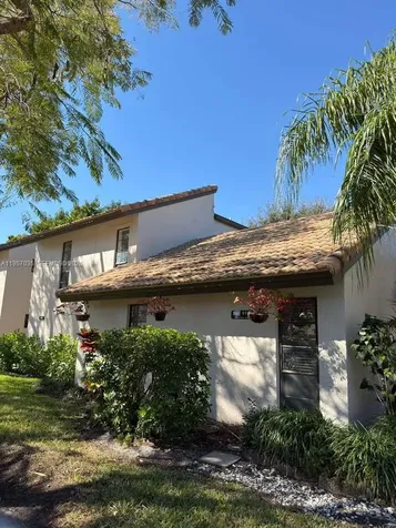 9719 N New River Canal Road Plantation FL 33324
