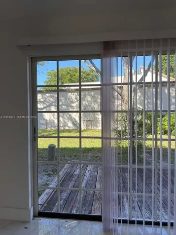 9719 N New River Canal Road Plantation FL 33324