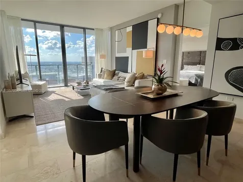 88 SW 7th Street Miami FL 33131