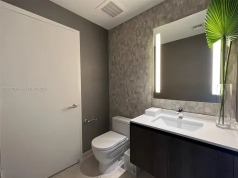 88 SW 7th Street Miami FL 33131