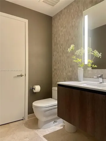 88 SW 7th Street Miami FL 33131
