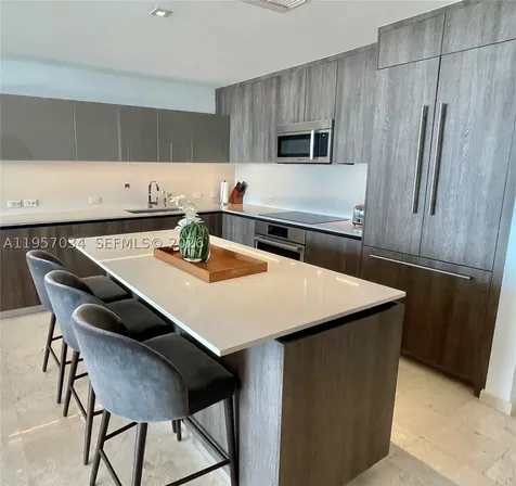 88 SW 7th Street Miami FL 33130