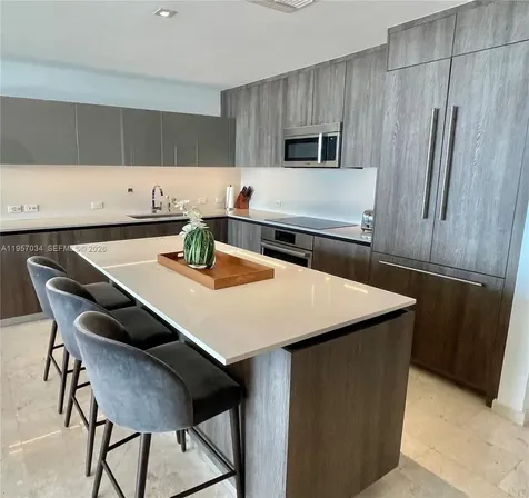 88 SW 7th Street Miami FL 33131