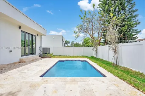 2661 Johnson Street Hollywood FL 33020