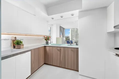 2655 Collins Avenue Miami Beach FL 33140